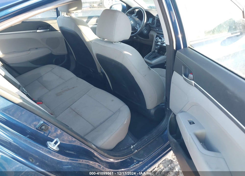 2019 HYUNDAI ELANTRA VIN: 5NPD74LF5KH496276