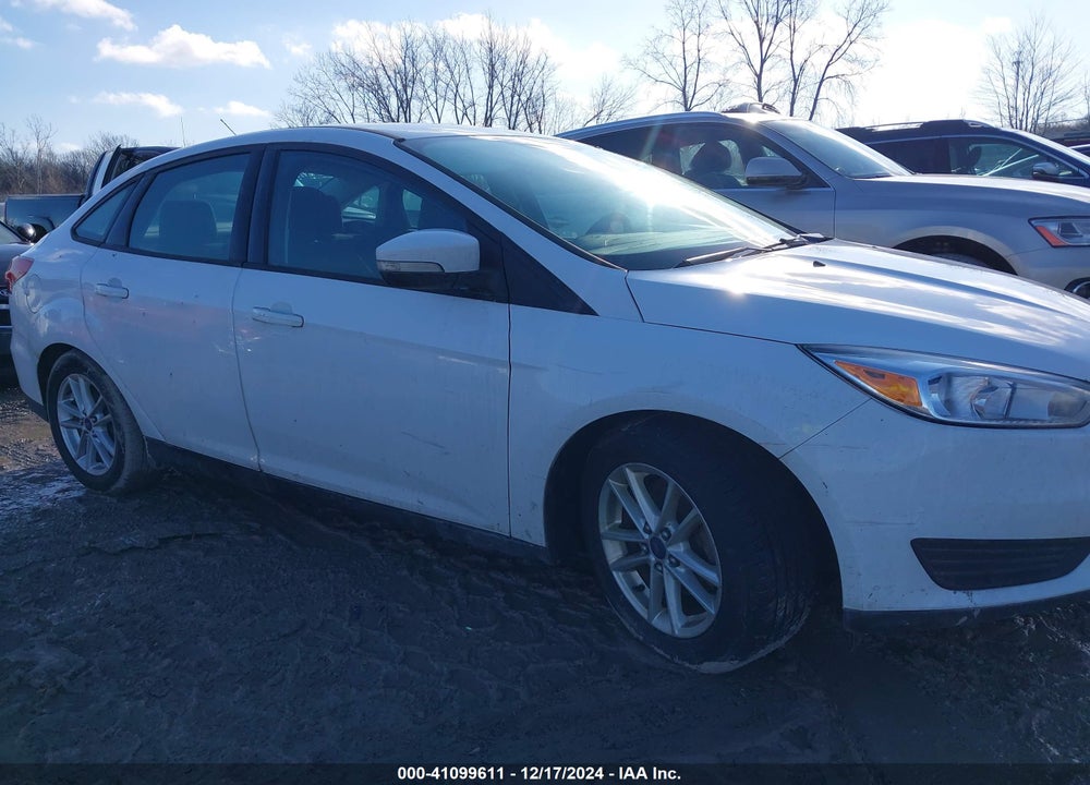 2016 FORD FOCUS SE VIN: 1FADP3F20GL244589