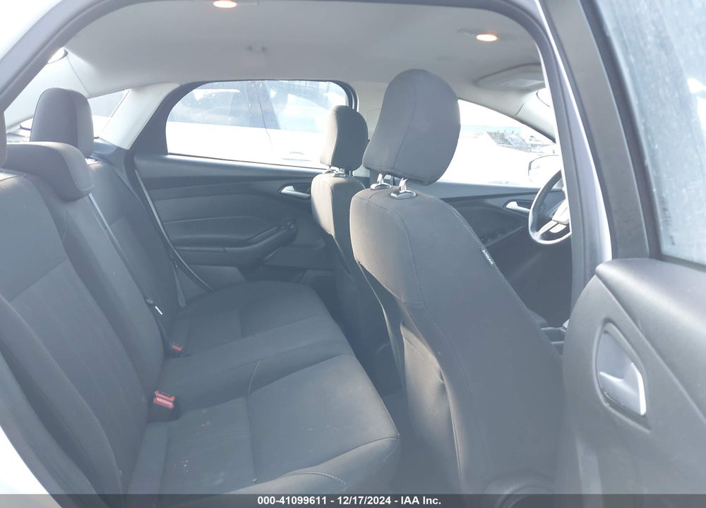 2016 FORD FOCUS SE VIN: 1FADP3F20GL244589