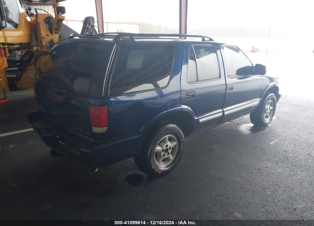 2001 CHEVROLET BLAZER LS VIN: 1GNDT13W312134089