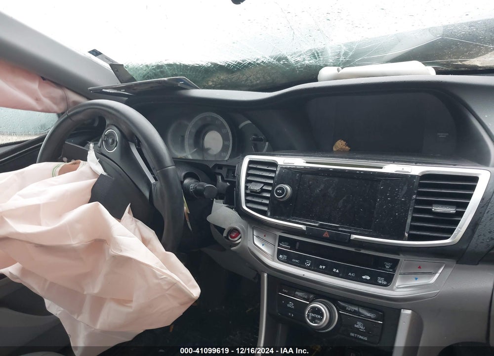 2015 HONDA ACCORD VIN: 1HGCR3F84FA001898