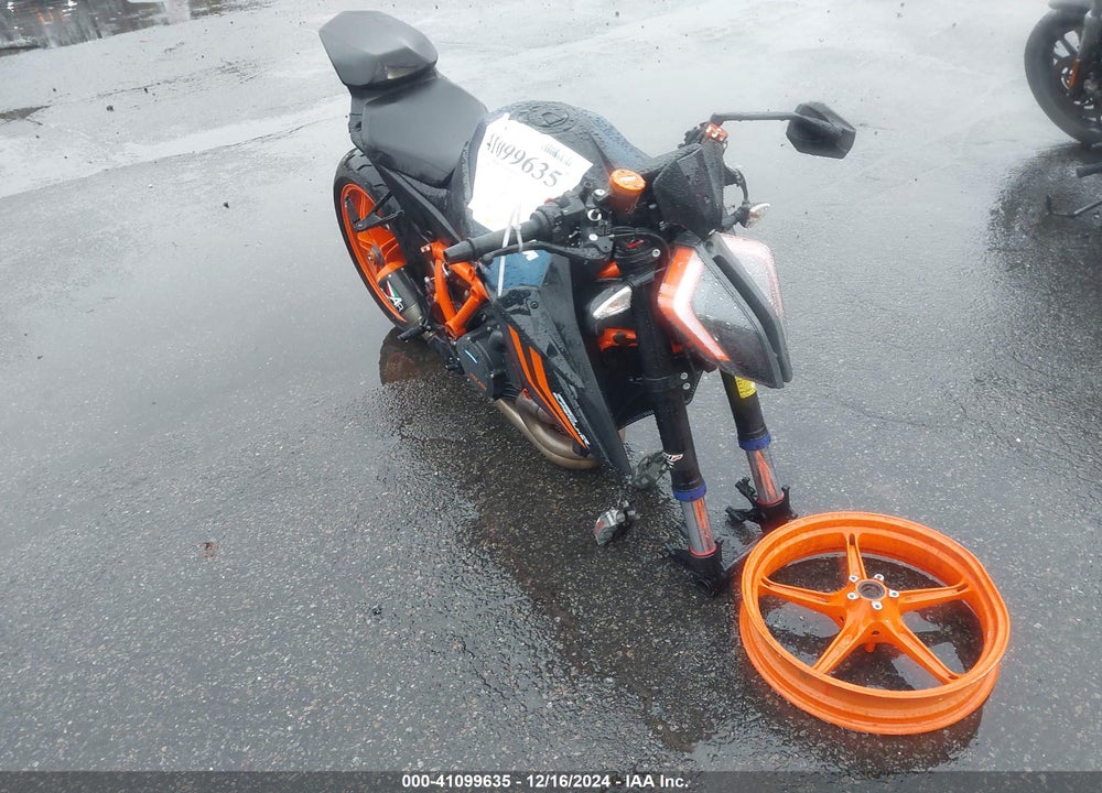 2022 KTM 1290 SUPER DUKE R VIN: VBKV39402NM952900