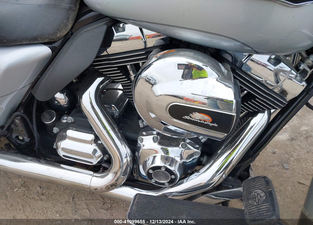 2015 HARLEY-DAVIDSON FLHTCUL ULTRA CLASSIC LOW VIN: 1HD1KDM14FB660188