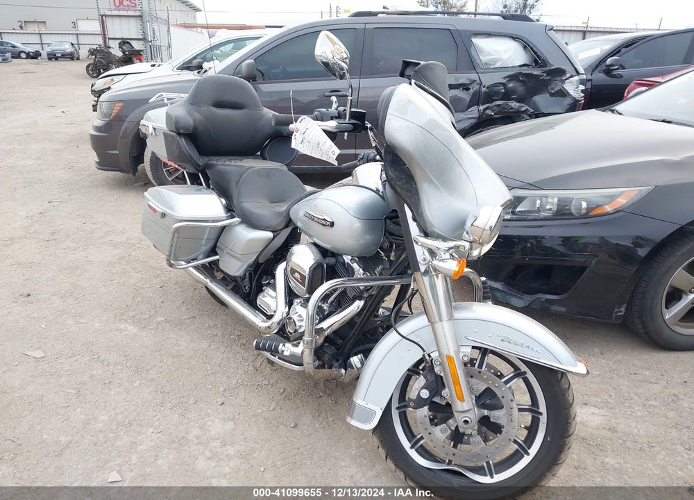 2015 HARLEY-DAVIDSON FLHTCUL ULTRA CLASSIC LOW VIN: 1HD1KDM14FB660188