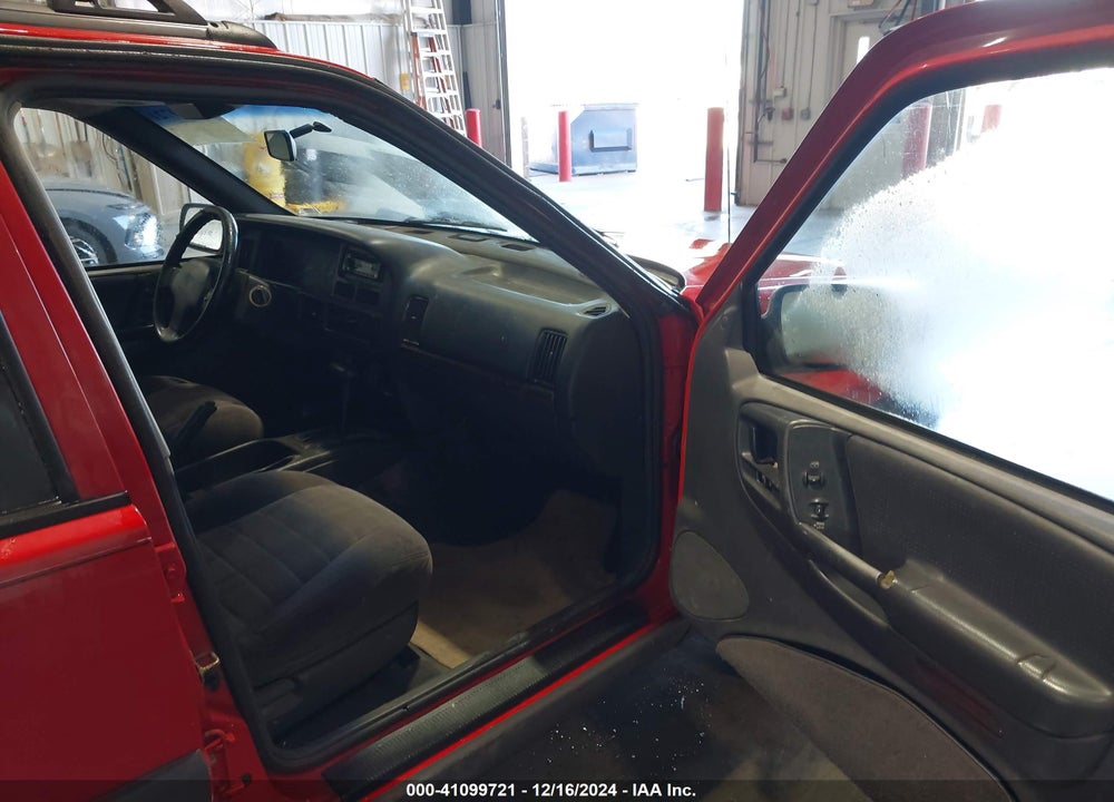 1998 JEEP GRAND CHEROKEE LAREDO VIN: 1J4GZ58S9WC368153
