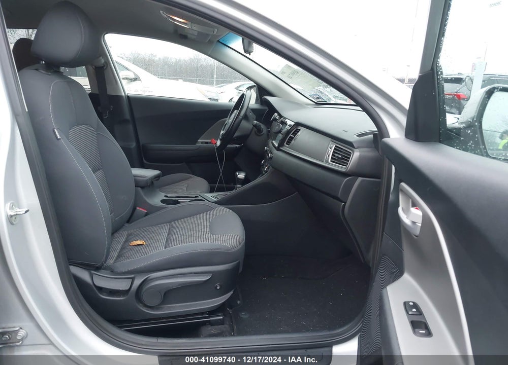 2019 KIA NIRO LX VIN: KNDCB3LC8K5283056