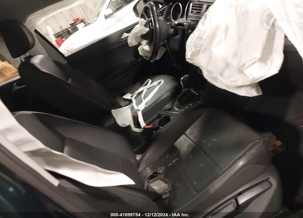 2018 VOLKSWAGEN TIGUAN 2.0T SE/2.0T SEL VIN: 3VV2B7AX2JM012805