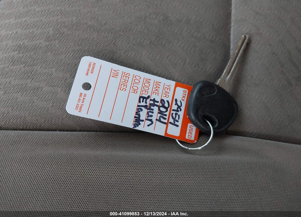 2014 HYUNDAI ELANTRA VIN: KMHDH4AE5EU084033