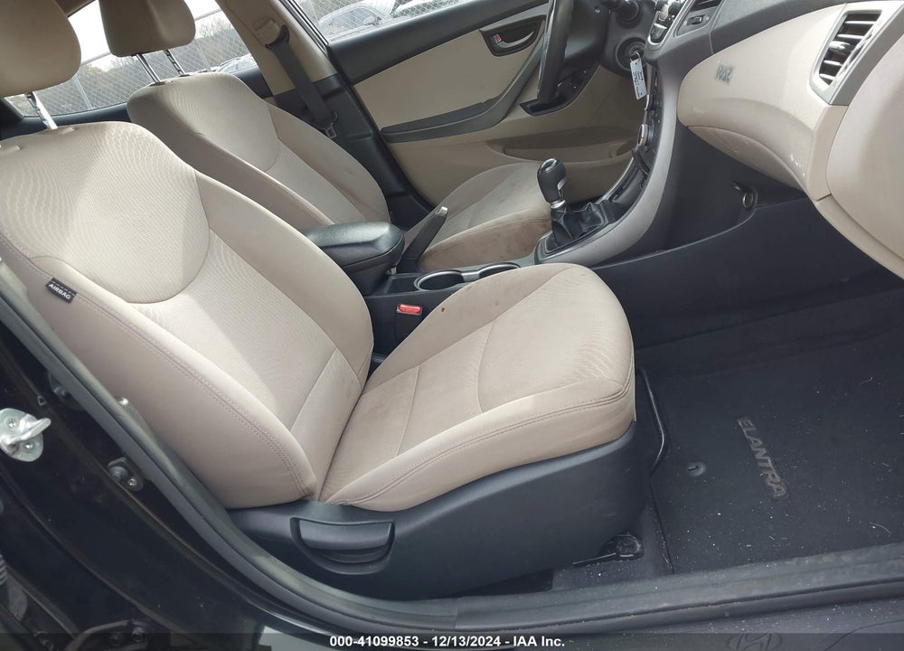2014 HYUNDAI ELANTRA VIN: KMHDH4AE5EU084033