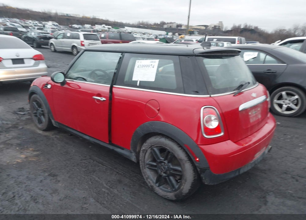 2013 MINI HARDTOP VIN: WMWSU3C55DT374773
