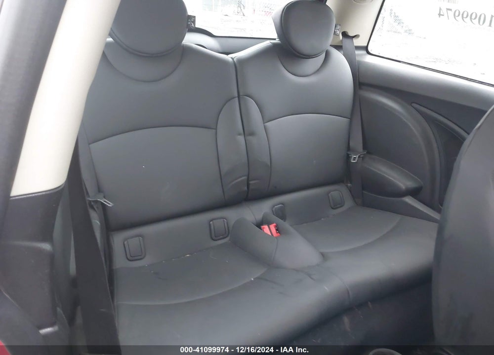 2013 MINI HARDTOP VIN: WMWSU3C55DT374773