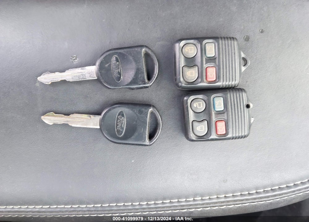 2009 FORD FOCUS SEL VIN: 1FAHP37N99W107680