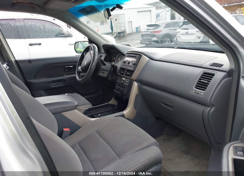2008 HONDA PILOT SE VIN: 5FNYF18318B039019