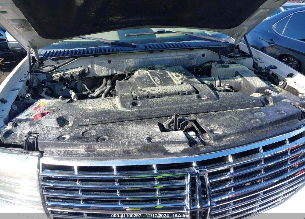 2010 LINCOLN NAVIGATOR VIN: 5LMJJ2H58AEJ10174