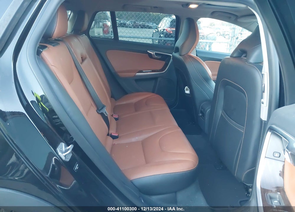 2015 VOLVO V60 CROSS COUNTRY T5 PLATINUM VIN: YV4612HM7F1000264