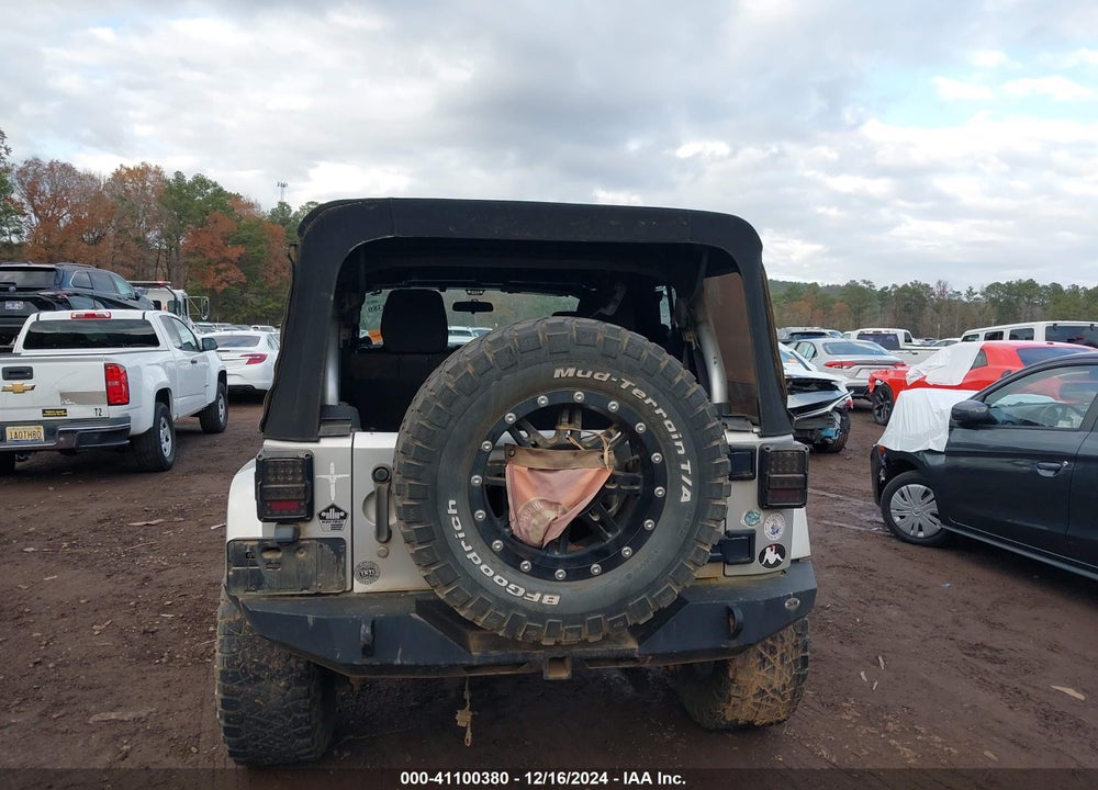 2012 JEEP WRANGLER UNLIMITED SAHARA VIN: 1C4BJWEG8CL105967