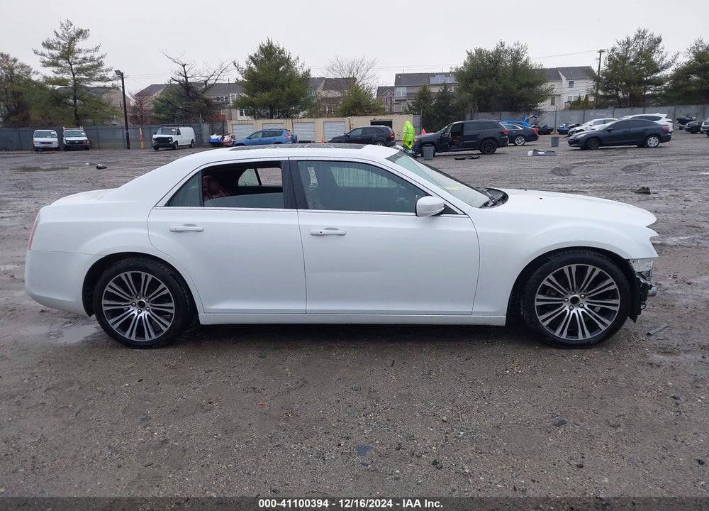 2013 CHRYSLER 300 VIN: 2C3CCABG2DH682745