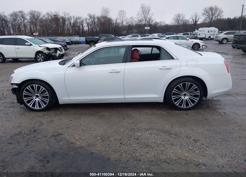 2013 CHRYSLER 300 VIN: 2C3CCABG2DH682745