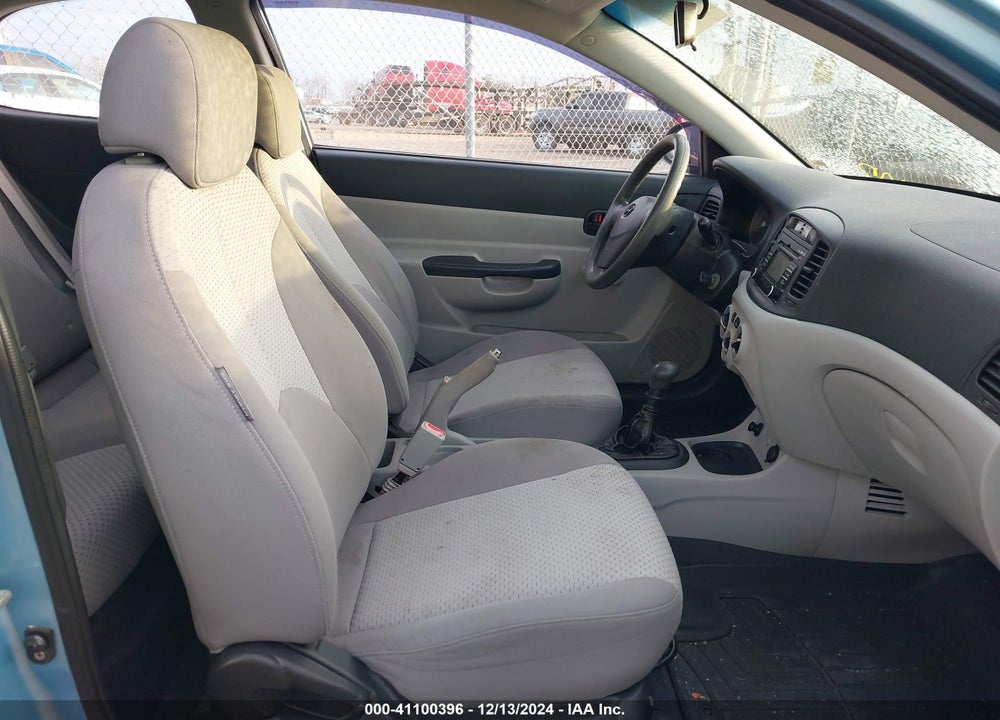 2009 HYUNDAI ACCENT GS VIN: KMHCM36C09U129460