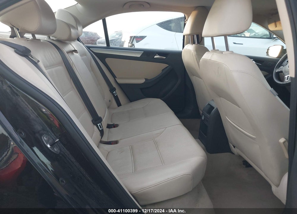 2013 VOLKSWAGEN JETTA VIN: 3VWDX7AJ0DM387419