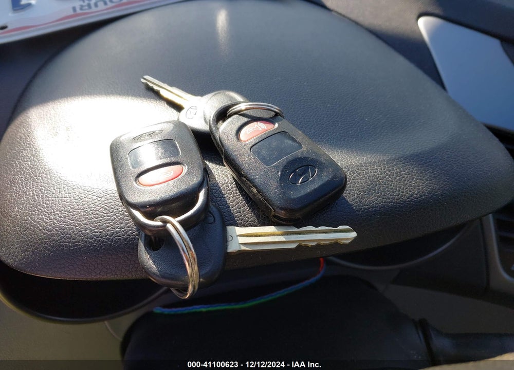 2015 HYUNDAI ELANTRA SE VIN: 5NPDH4AE8FH576300