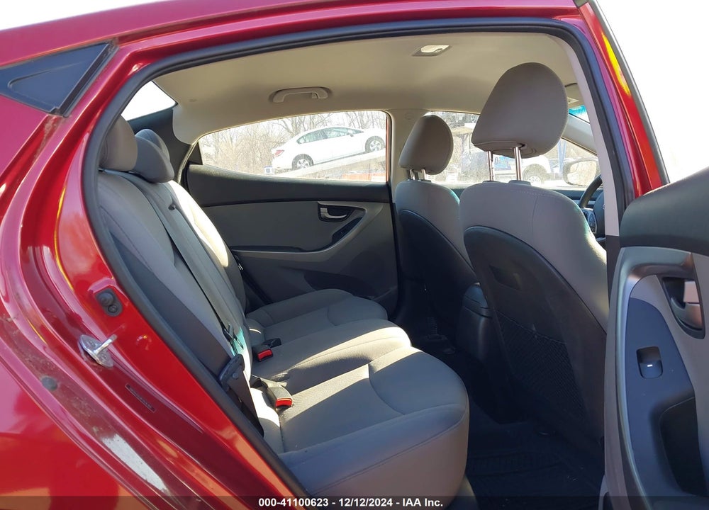 2015 HYUNDAI ELANTRA SE VIN: 5NPDH4AE8FH576300