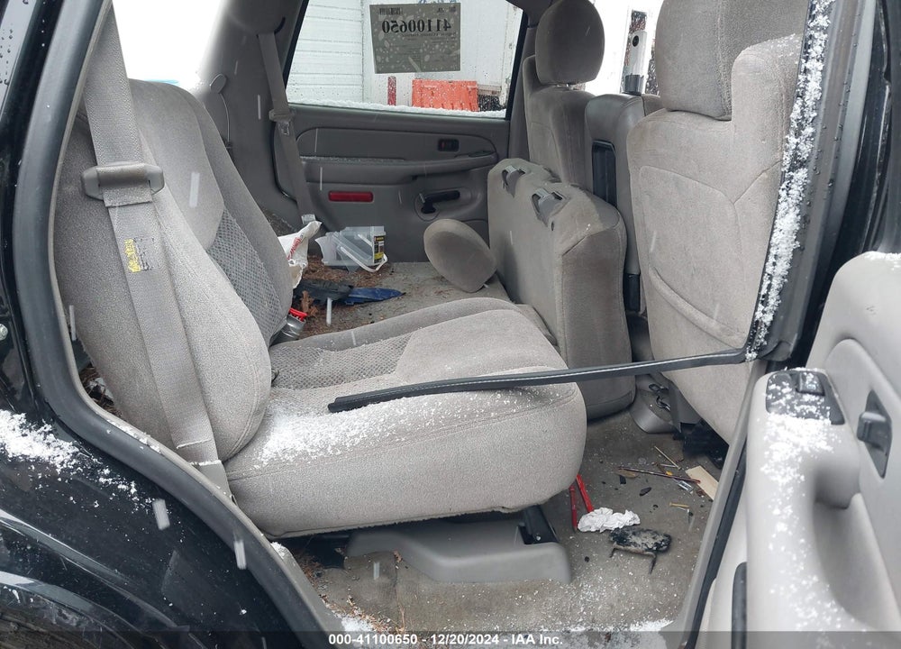 2006 CHEVROLET TAHOE LS VIN: 1GNEK13T06R105600