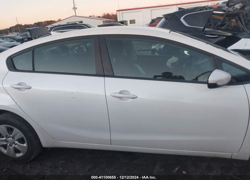 2018 KIA FORTE VIN: 3KPFL4A74JE268496