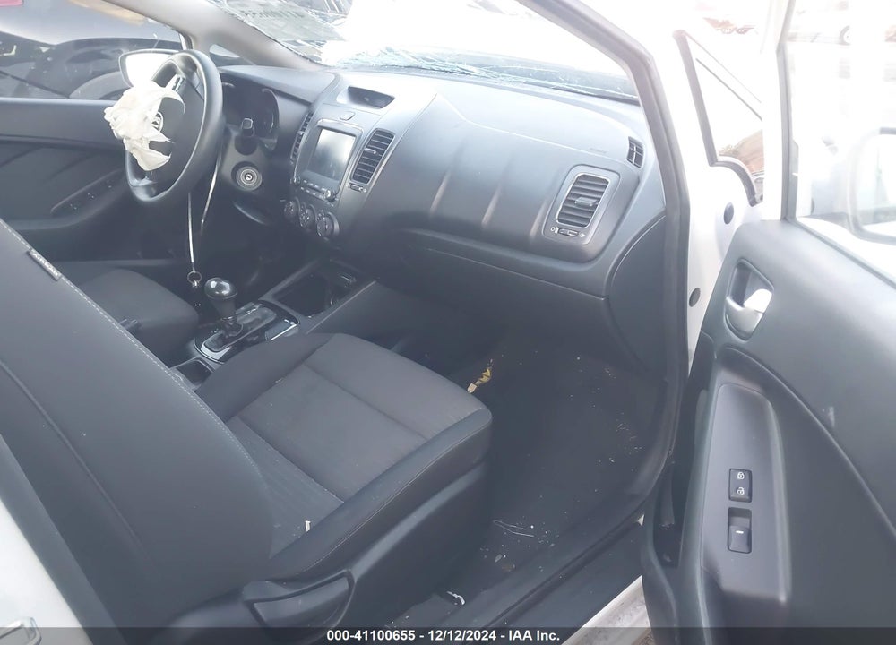 2018 KIA FORTE VIN: 3KPFL4A74JE268496