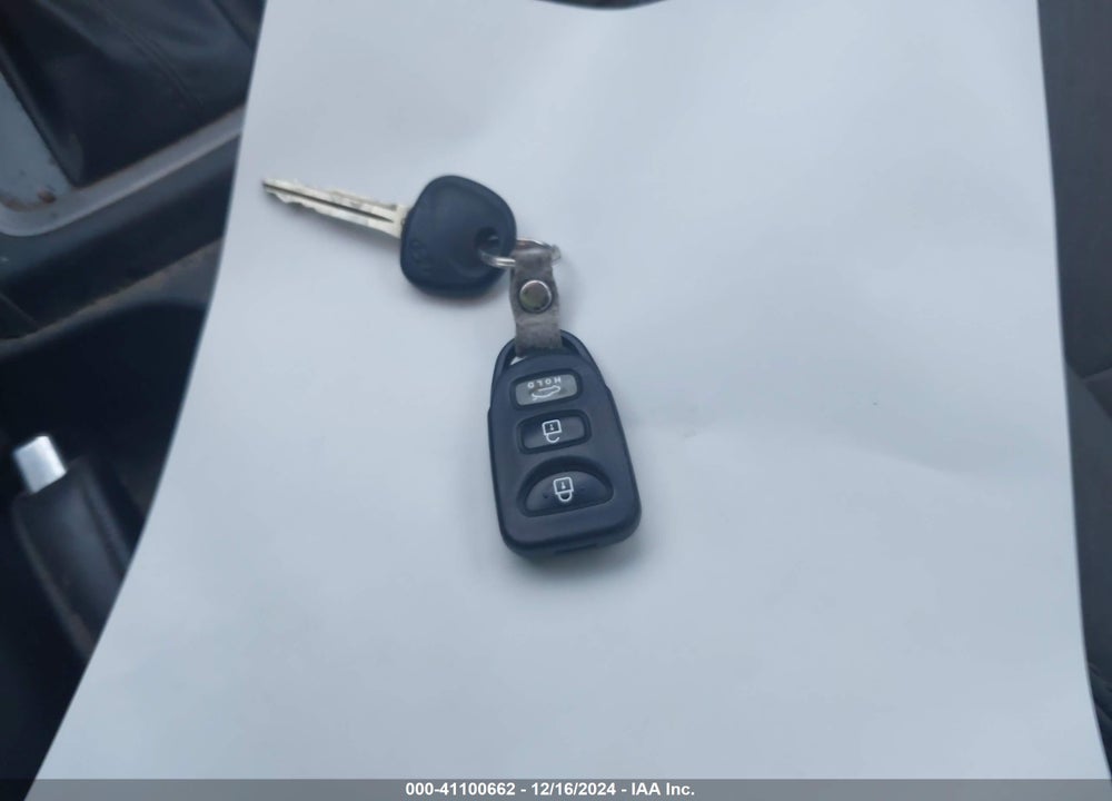 2014 HYUNDAI ELANTRA SE VIN: 5NPDH4AE2EH533926