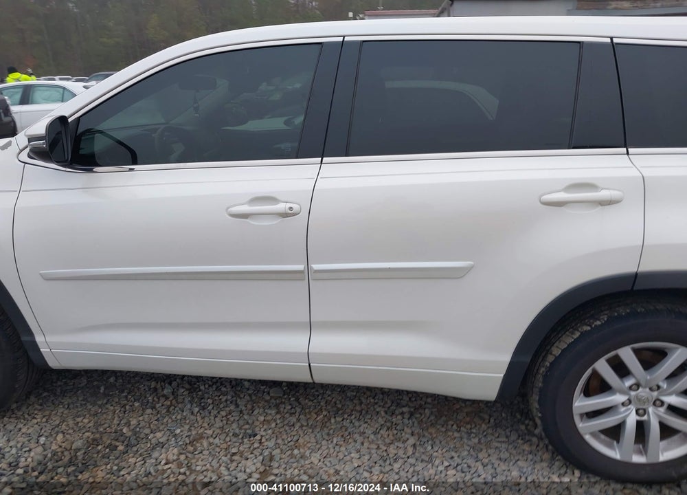 2015 TOYOTA HIGHLANDER LE VIN: 5TDZARFH6FS015999
