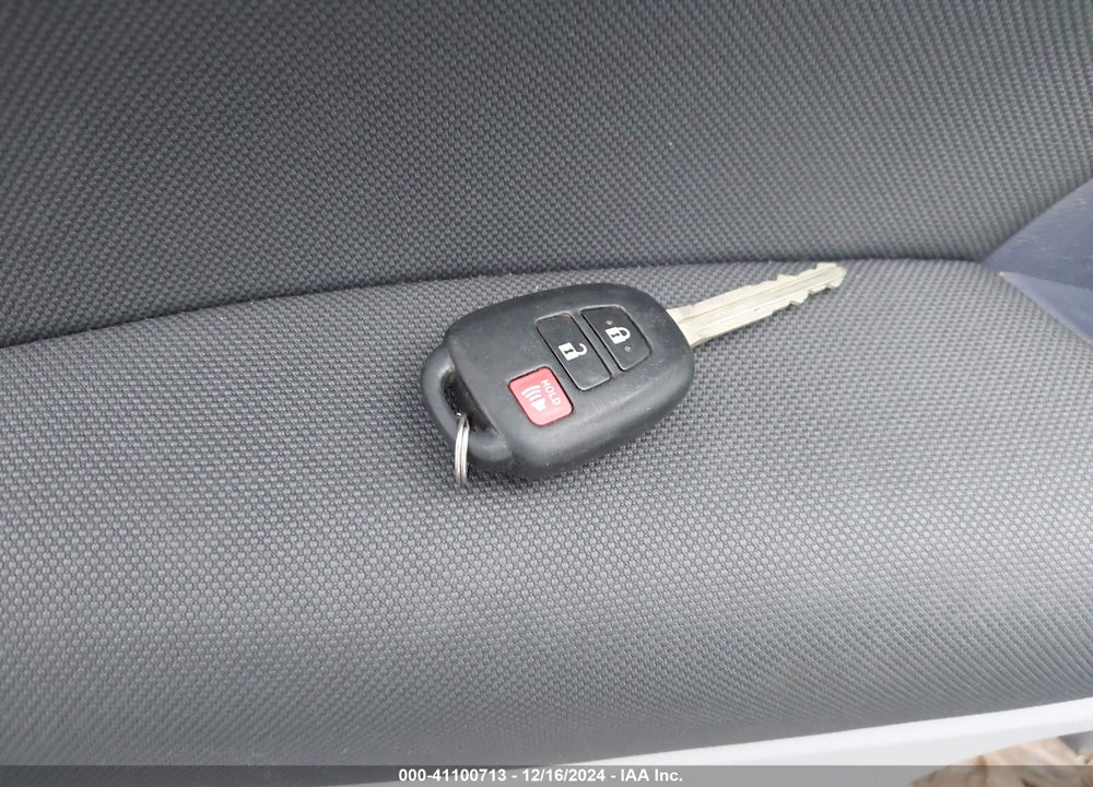 2015 TOYOTA HIGHLANDER LE VIN: 5TDZARFH6FS015999