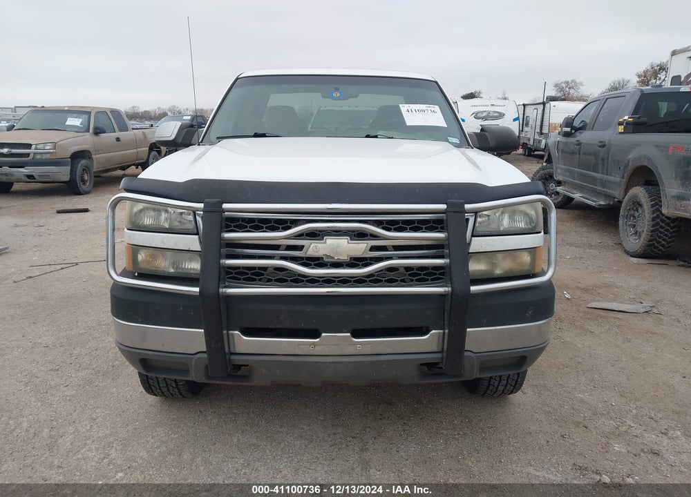 2005 CHEVROLET SILVERADO 2500HD LS VIN: 1GCHK29225E216858