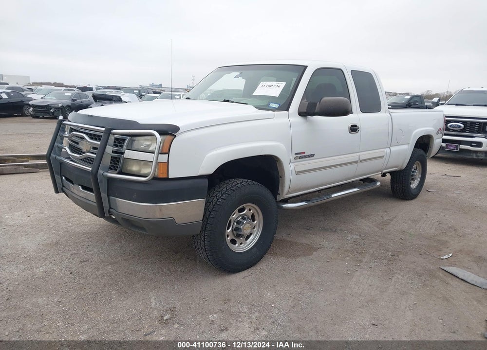2005 CHEVROLET SILVERADO 2500HD LS VIN: 1GCHK29225E216858
