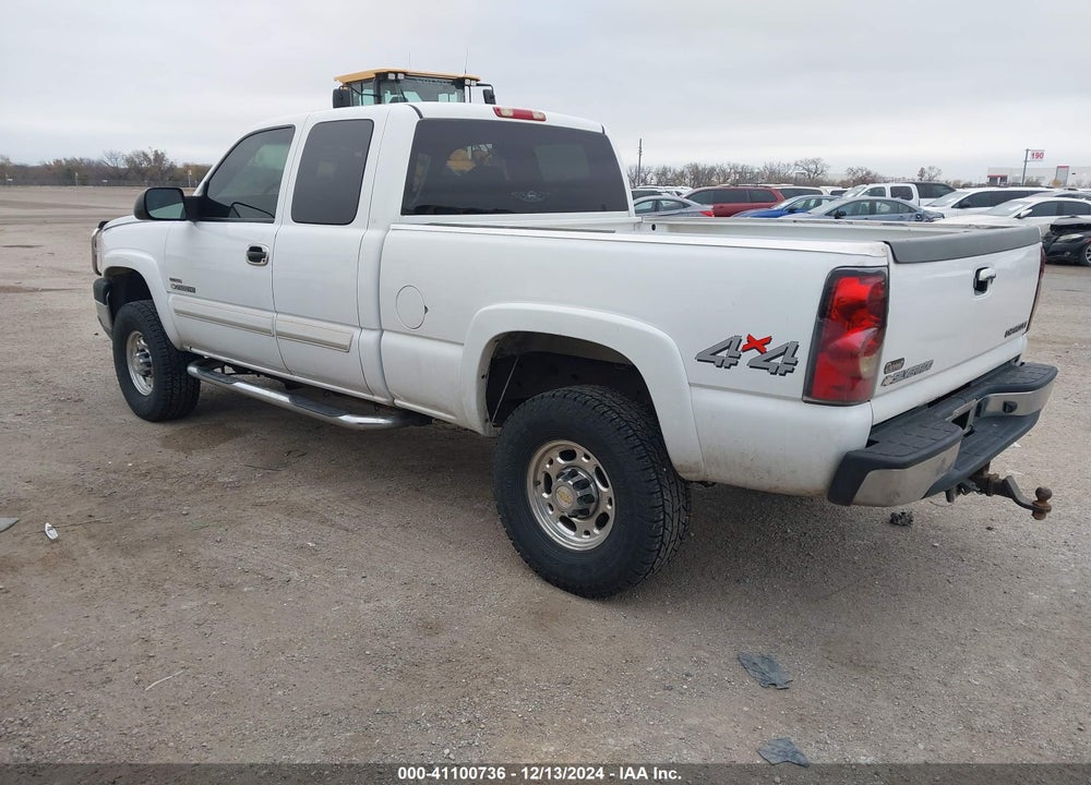 2005 CHEVROLET SILVERADO 2500HD LS VIN: 1GCHK29225E216858