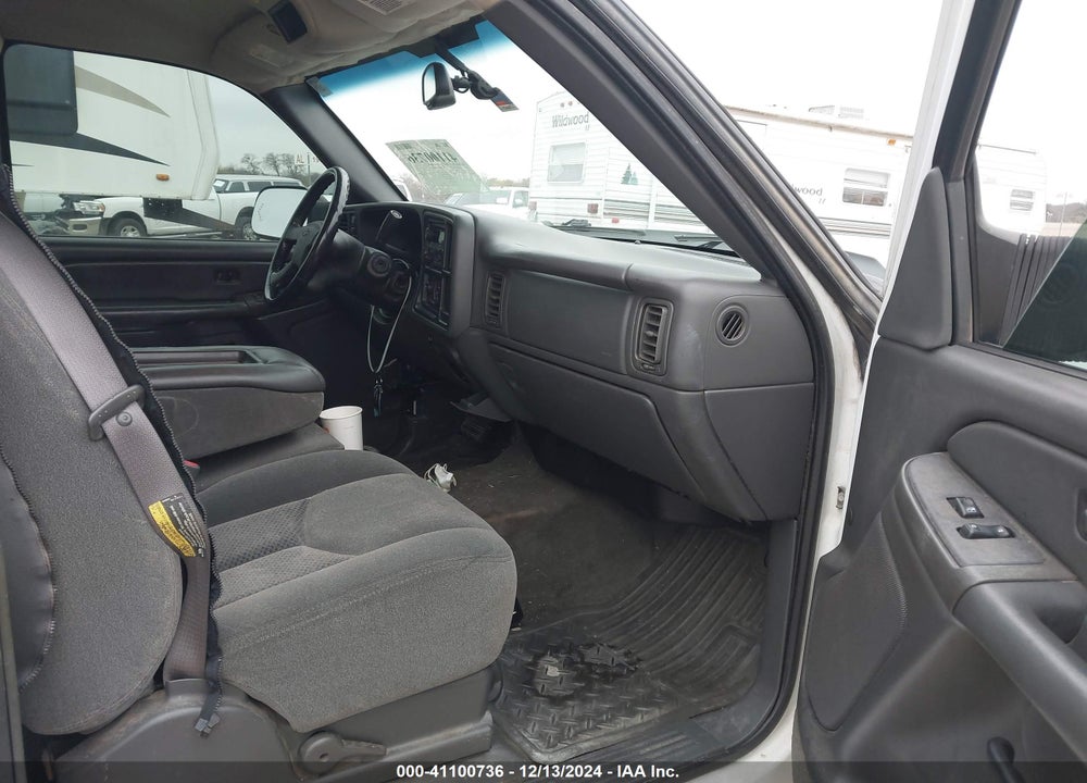 2005 CHEVROLET SILVERADO 2500HD LS VIN: 1GCHK29225E216858