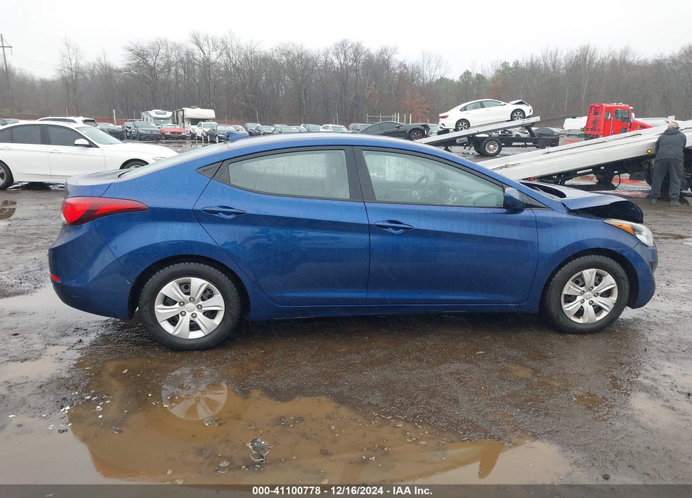 2016 HYUNDAI ELANTRA VIN: 5NPDH4AE2GH728749