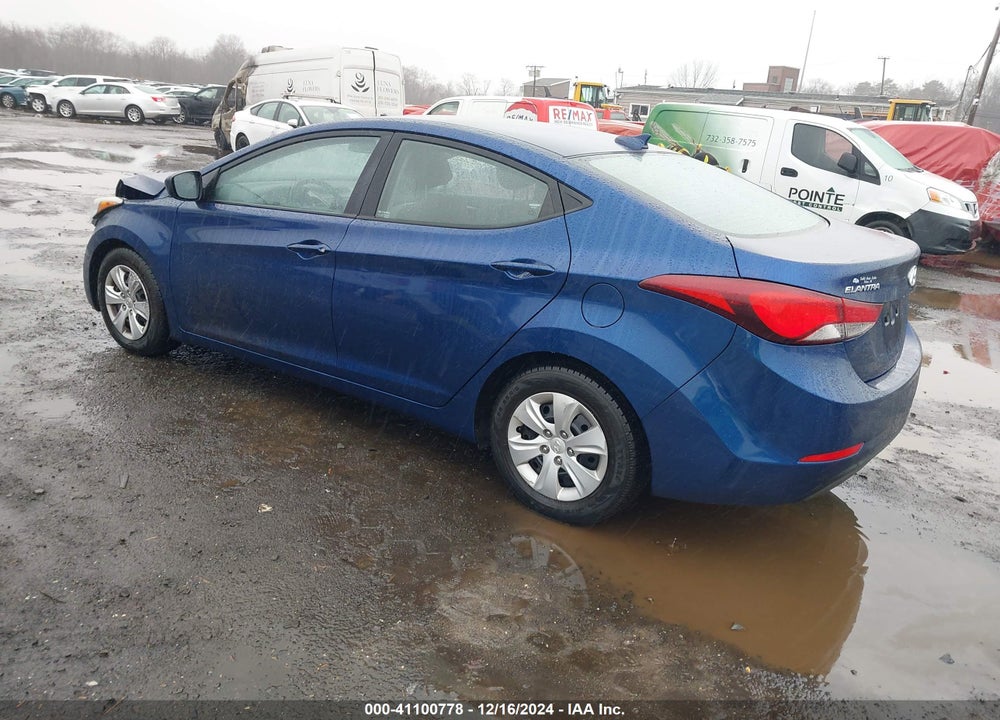 2016 HYUNDAI ELANTRA VIN: 5NPDH4AE2GH728749