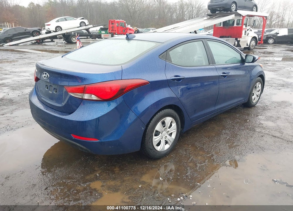 2016 HYUNDAI ELANTRA VIN: 5NPDH4AE2GH728749