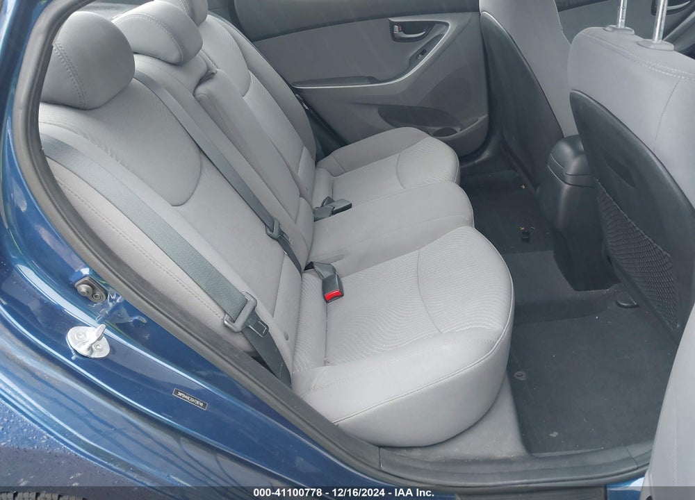 2016 HYUNDAI ELANTRA VIN: 5NPDH4AE2GH728749