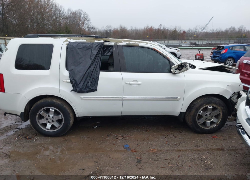2011 HONDA PILOT TOURING VIN: 5FNYF4H93BB069345