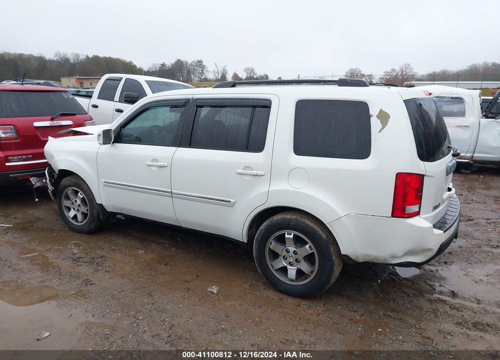 2011 HONDA PILOT TOURING VIN: 5FNYF4H93BB069345