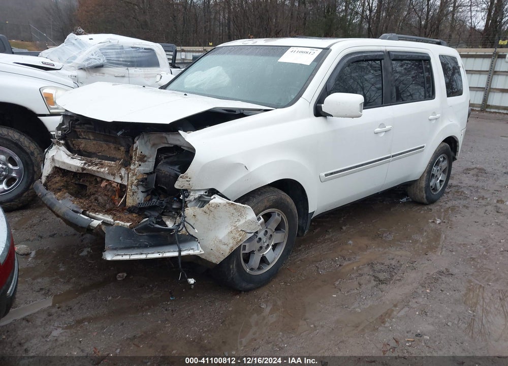 2011 HONDA PILOT TOURING VIN: 5FNYF4H93BB069345