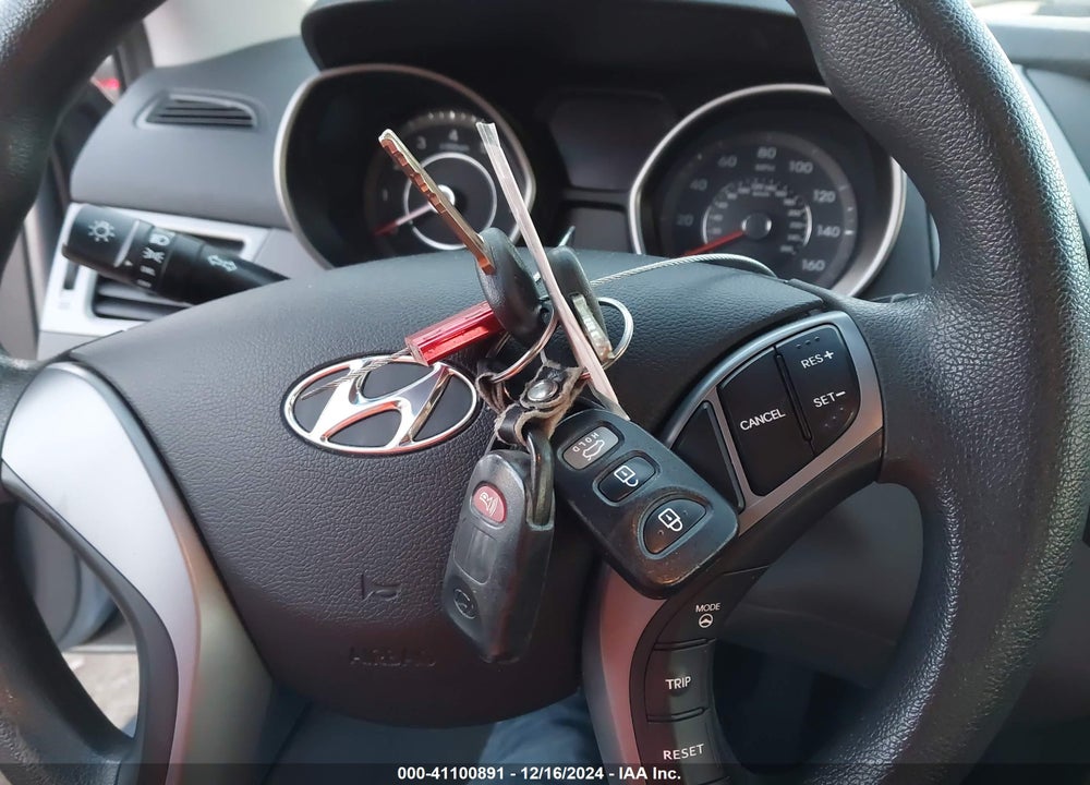 2015 HYUNDAI ELANTRA SE VIN: 5NPDH4AE3FH648911