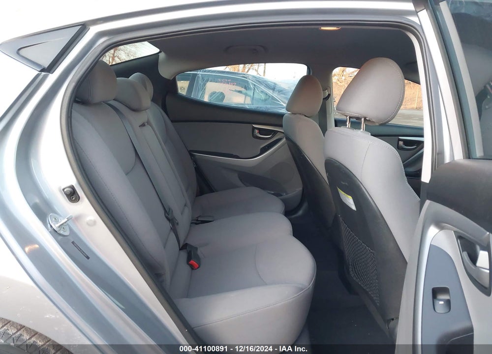 2015 HYUNDAI ELANTRA SE VIN: 5NPDH4AE3FH648911