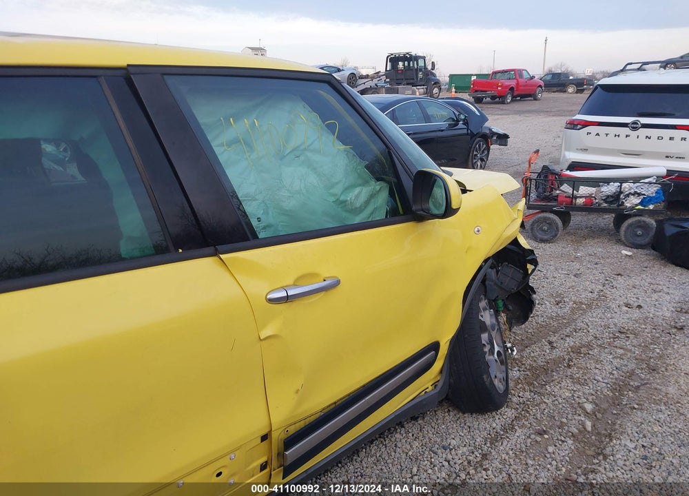 2014 FIAT 500L TREKKING VIN: ZFBCFADH7EZ021550