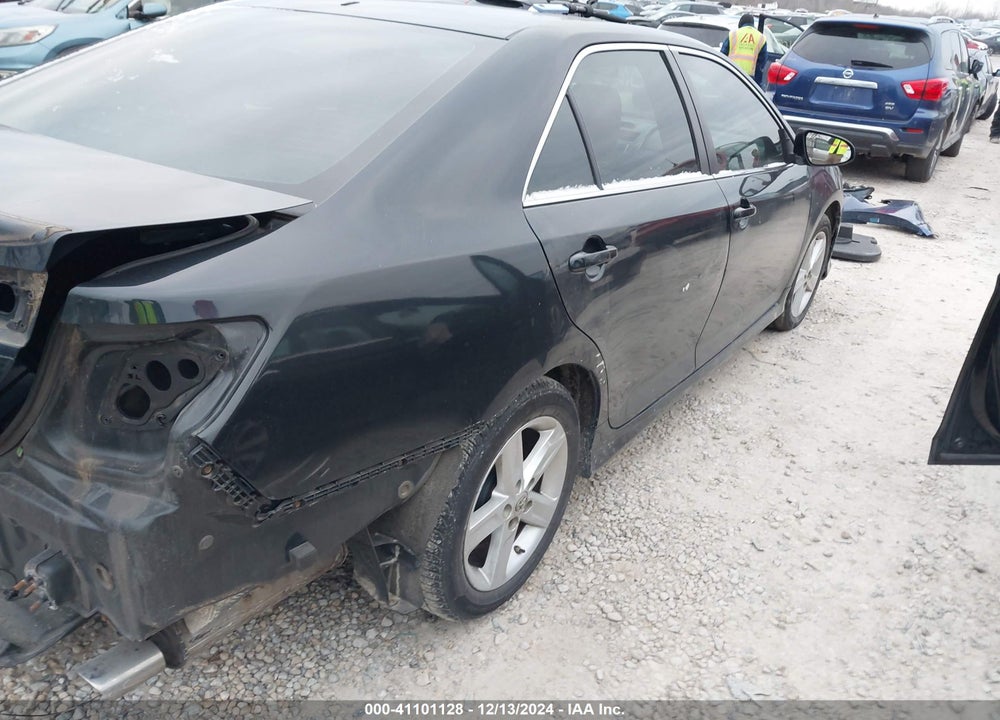 2013 TOYOTA CAMRY SE VIN: 4T1BF1FK6DU234630