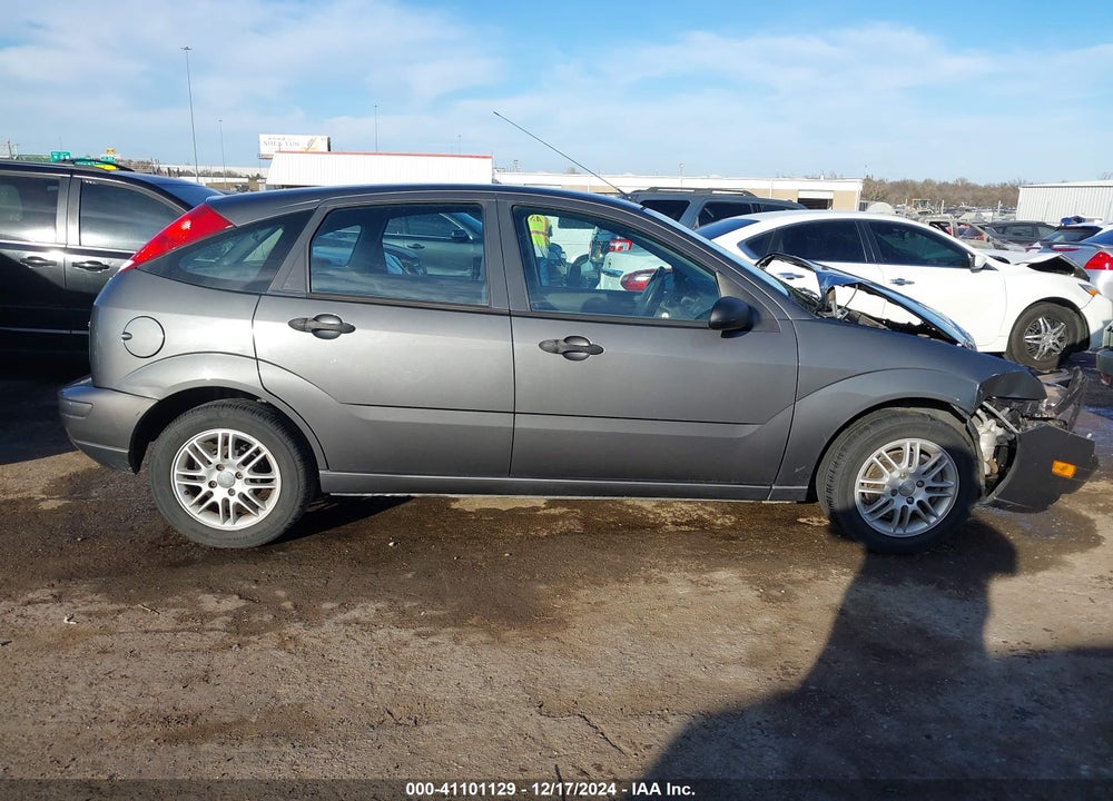 2005 FORD FOCUS ZX5 VIN: 3FAFP37N95R111359