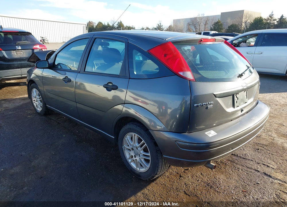 2005 FORD FOCUS ZX5 VIN: 3FAFP37N95R111359