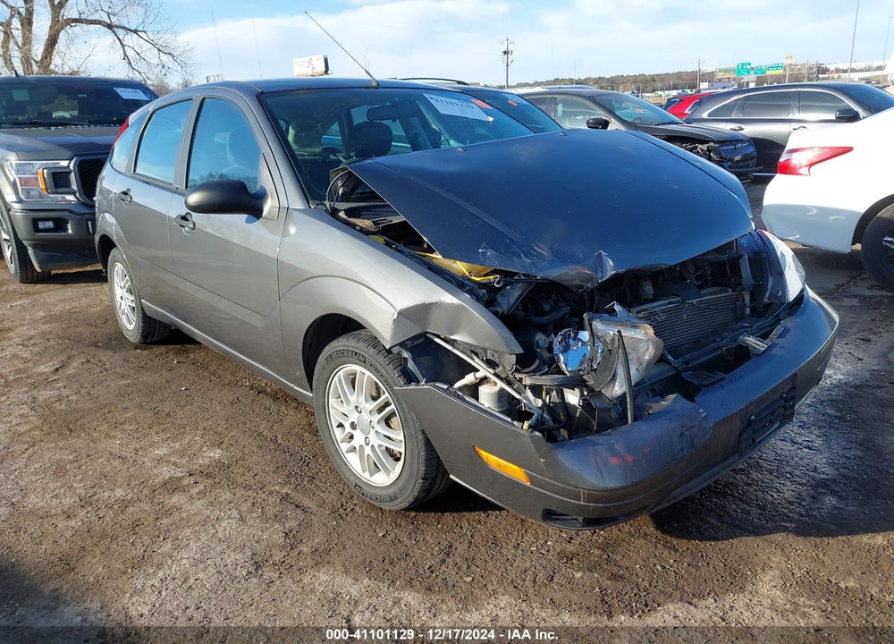 2005 FORD FOCUS ZX5 VIN: 3FAFP37N95R111359